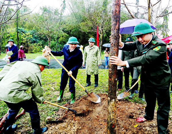 Trồng gần 9.000 cây xanh và thả 10 tấn cá dịp xuân Ất Tỵ 2025 tại tỉnh Hà Tĩnh