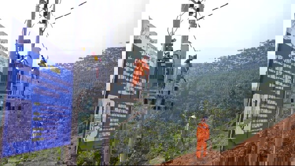 Thần tốc đưa điện lưới quốc gia về thôn Làng Nủ