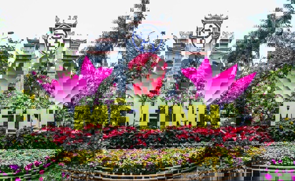 Phát triển làng nghề trồng hoa gắn với du lịch văn hóa, tâm linh.